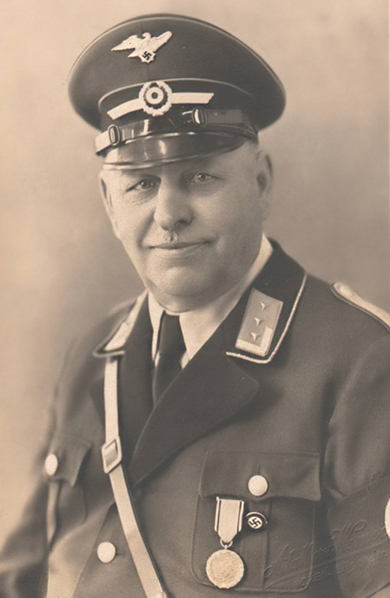 Luftschutz medal in wear